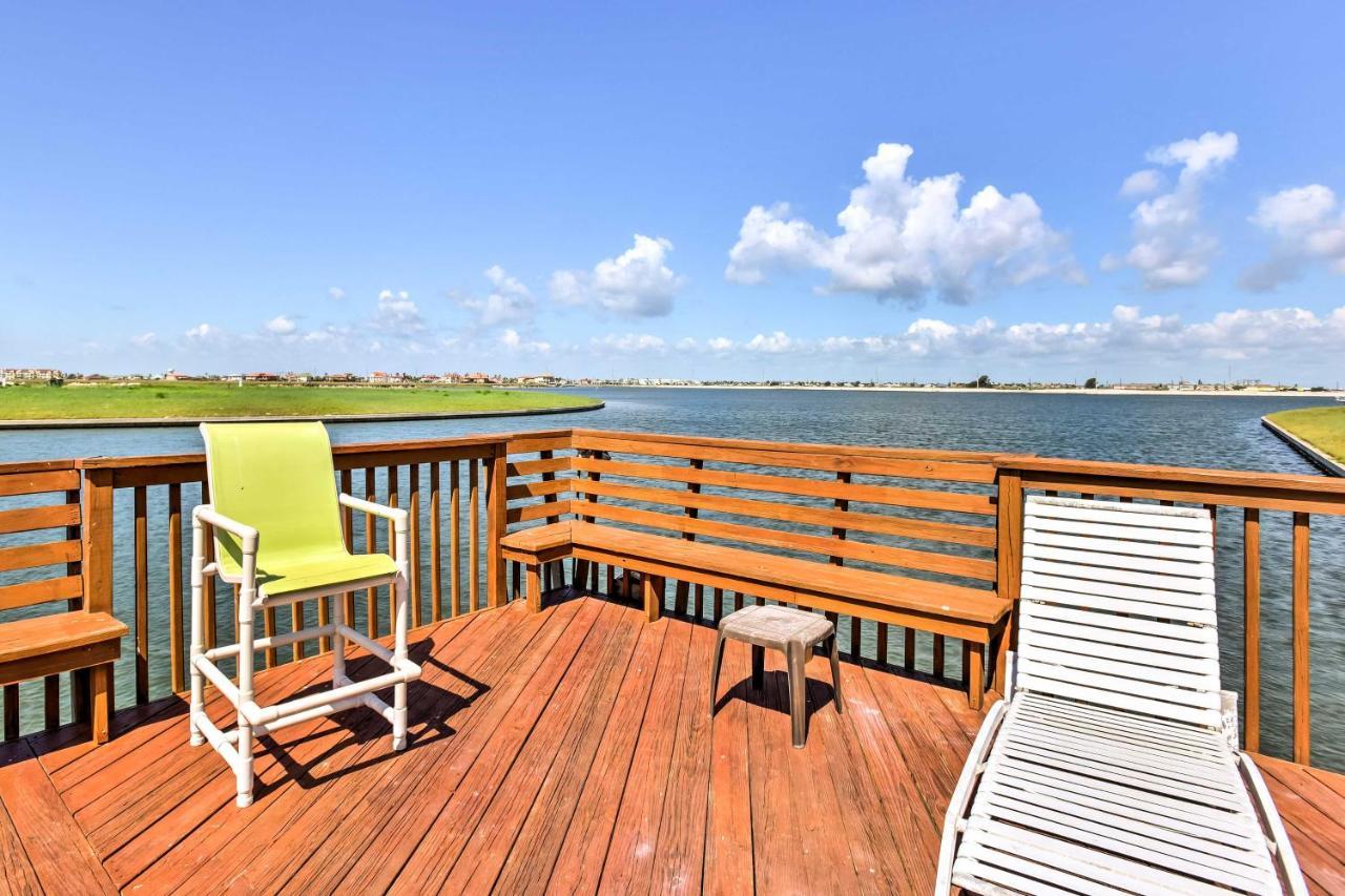 Waterfront Corpus Christi Townhome With Pool And Dock! Exterior photo