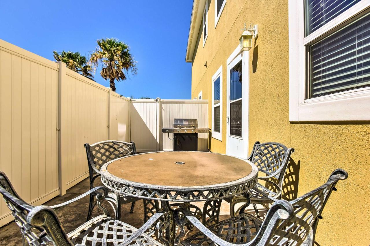 Waterfront Corpus Christi Townhome With Pool And Dock! Exterior photo