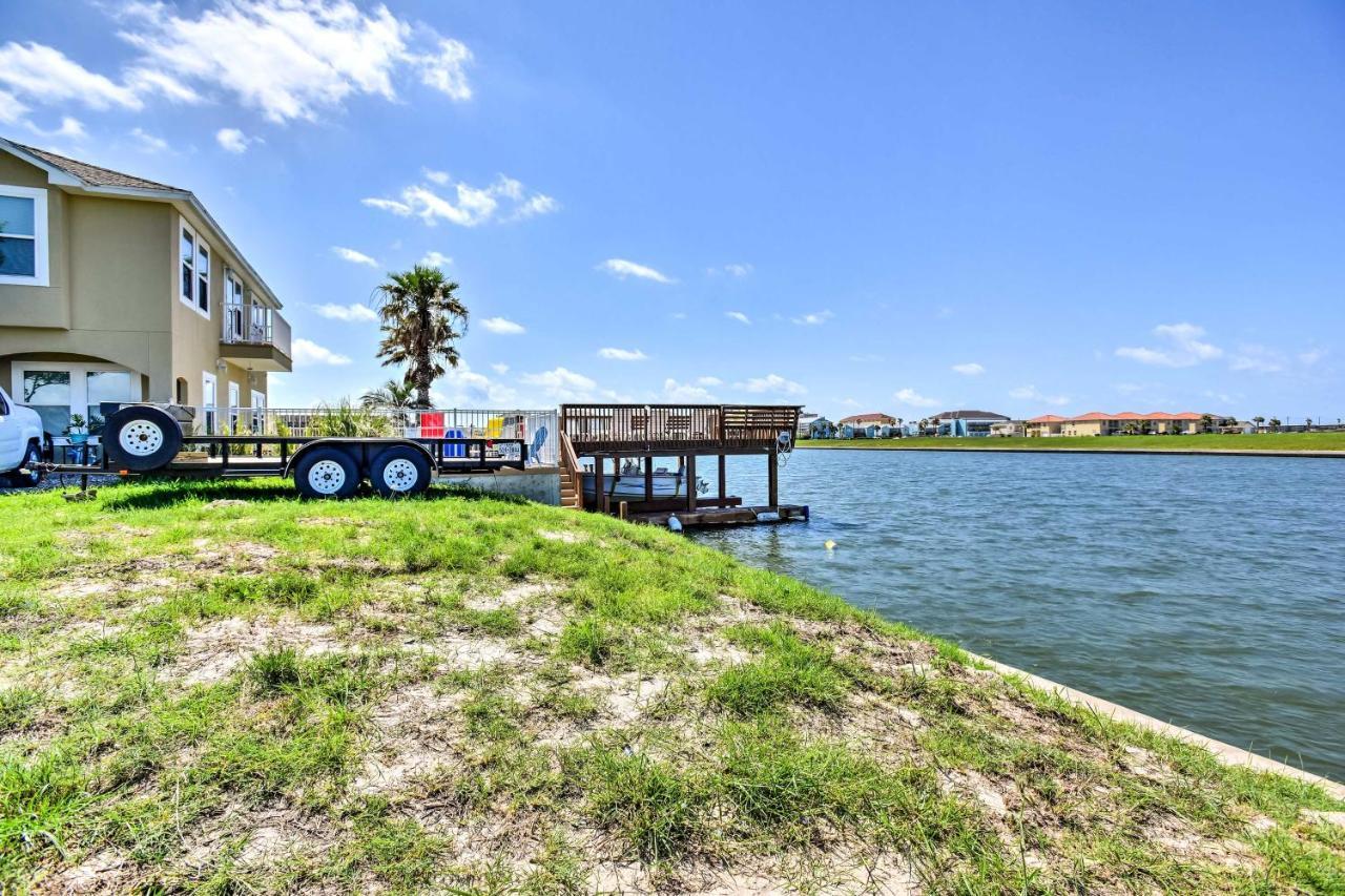 Waterfront Corpus Christi Townhome With Pool And Dock! Exterior photo